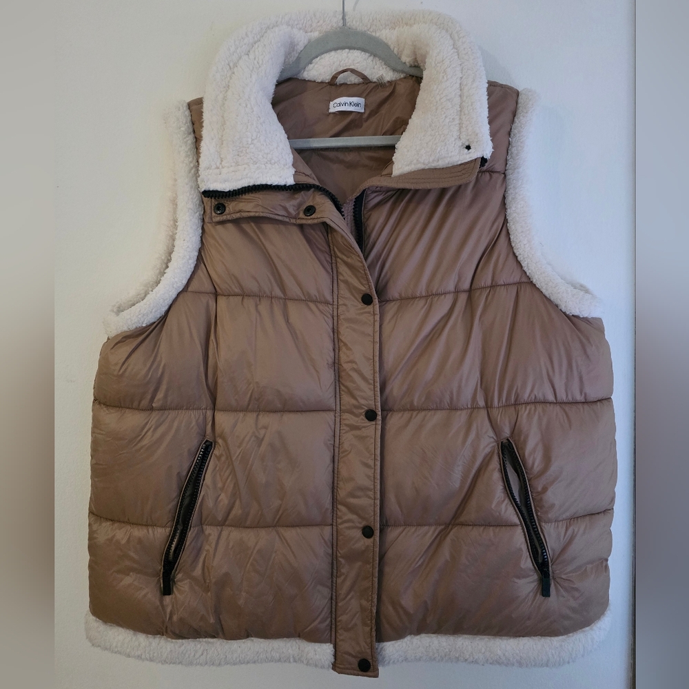 Calvin Klein Women's Sherpa Trim Puffer Vest Sz XL